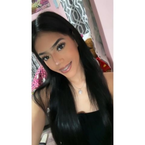 Meet your Posher, Itzel - Picture 1 of 1